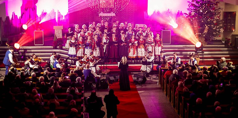 Kolędowanie z Rzeszowiakami. Niezapomniany klimat [FOTO] - 104392