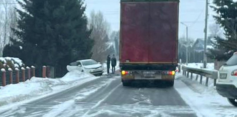 Wypadek w Rzędzianowicach! Dwie osoby poszkodowane!