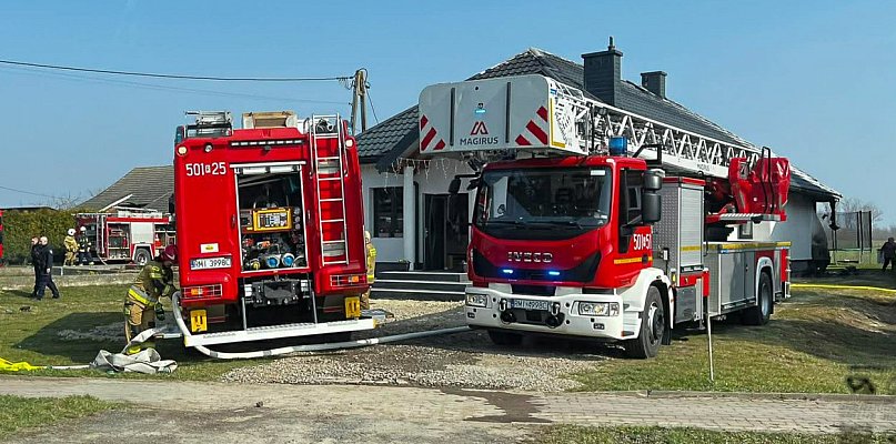 Pożar domu: dwudziestu strażaków w akcji [FOTO]