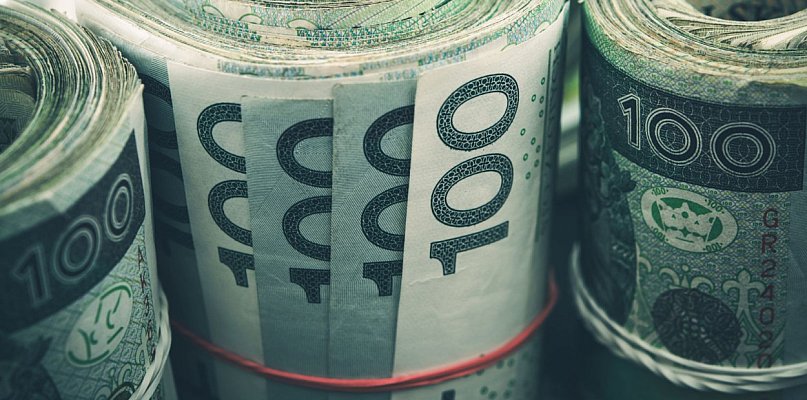 Służby wyjaśniają dwa potężne oszustwa! Setki tysięcy zł strat