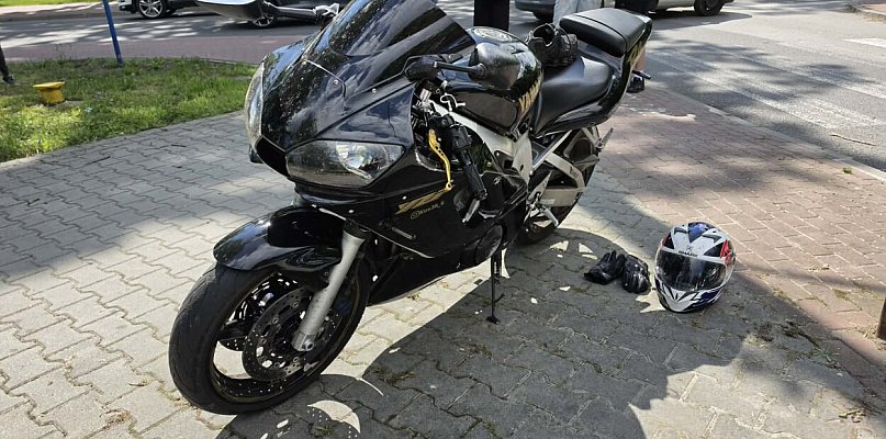 Motocyklista ze złamaną nogą po wypadku! [FOTO]