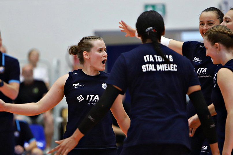 Siatkarski mecz charytatywny w Nisku