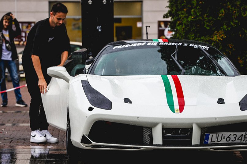 Supercar Taxi - Fundacja Fun and Drive Dzieciom w Mielcu