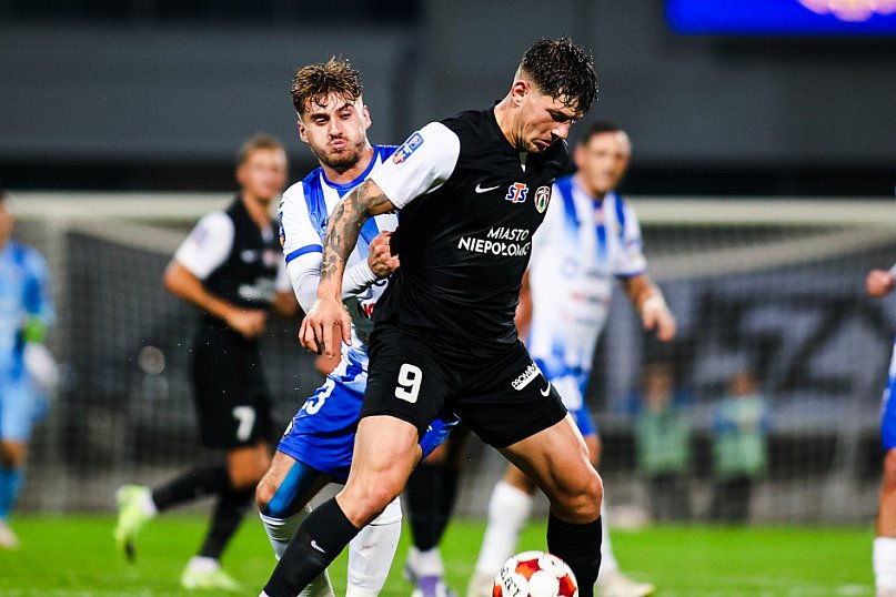 FKS Stal Mielec - Puszcza Niepołomice [BOISKO]