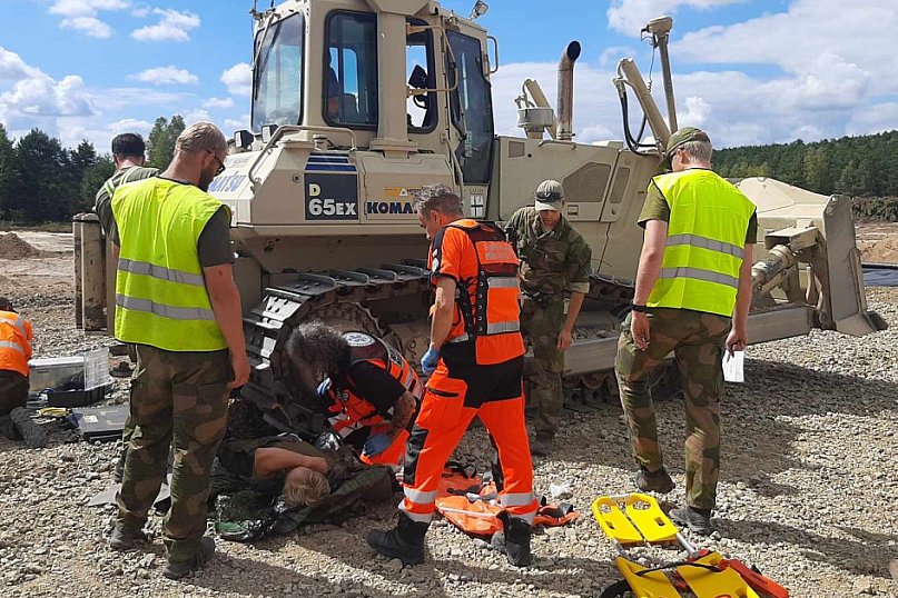 Ratownicy z Mielca na poligonie wojskowym