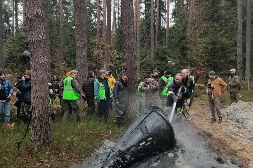 Okrycie rakiety V-2 w lesie, we wsi Blizna