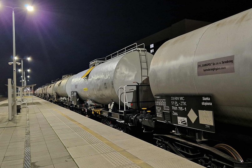 Pociąg z siarką na stacji Mielec