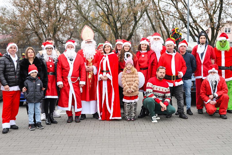 Classic Cars Mielec wyruszył z prezentami do Domu Młodzieży w Tyczynie