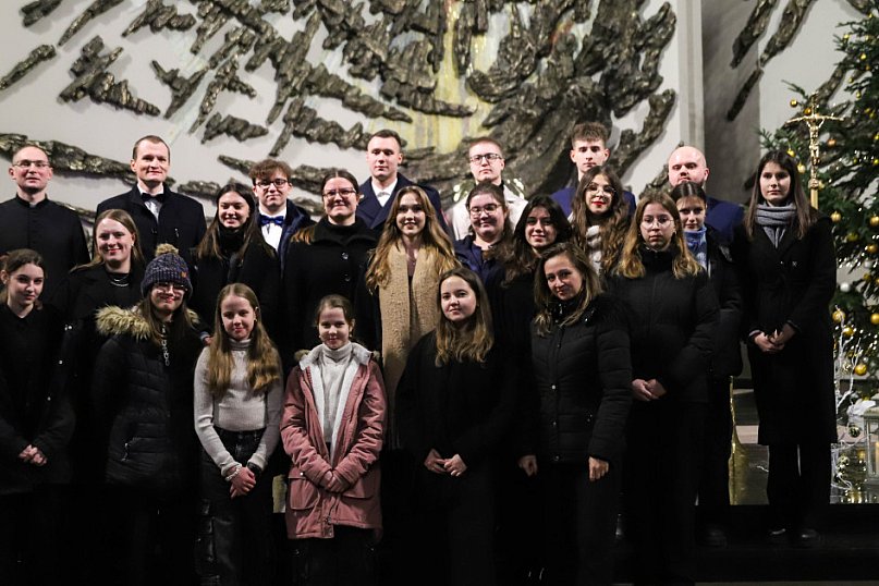 Chór Młodzieżowy parafii Ducha Świętego na Pasterce