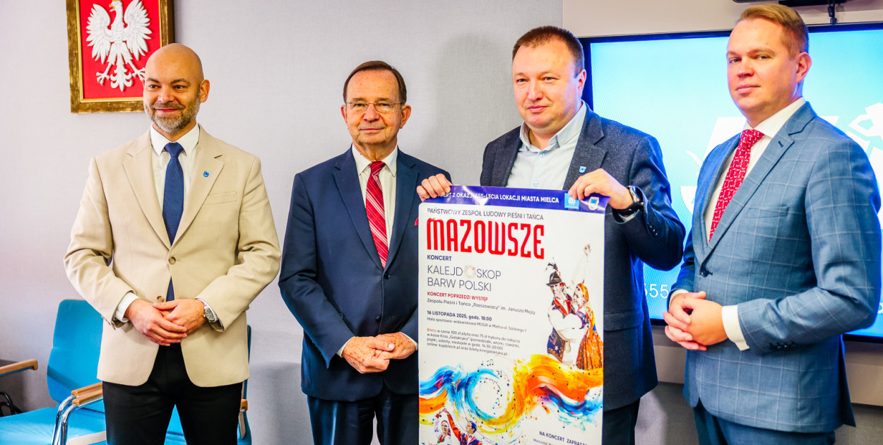 Od lewej: prezydent Mielca R. Swół, marszałek Podkarpacia W. Ortyl, wiceprezydent Mielca T. Leyko, dyrektor SCK Mielec D. Małek. Fot. Przemysław Cynkier