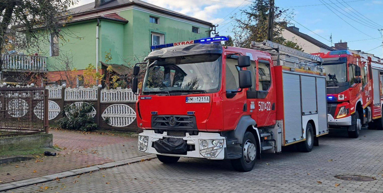 Pożar domu przy ul. Chełmońskiego w Mielcu. 4 listopada 2025 r. Fot. OSP Rzochów