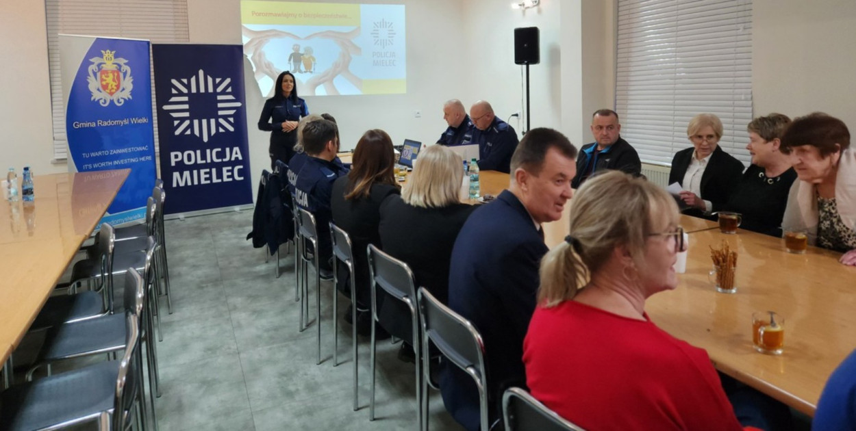 Spore zainteresowanie policyjną debatą