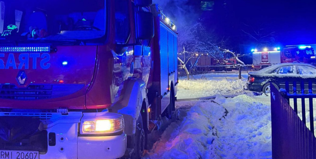 W nocy płonął duży garaż. Potężne straty