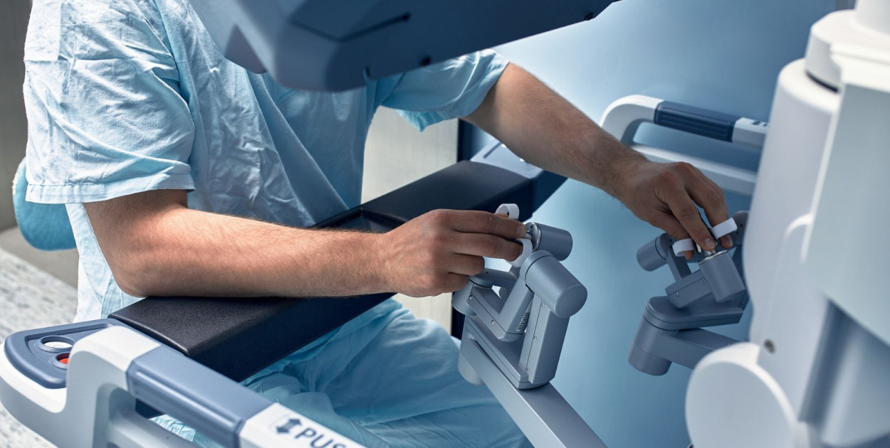 Mielecka urologia ma dwóch nowych specjalistów. Operowali na robotach