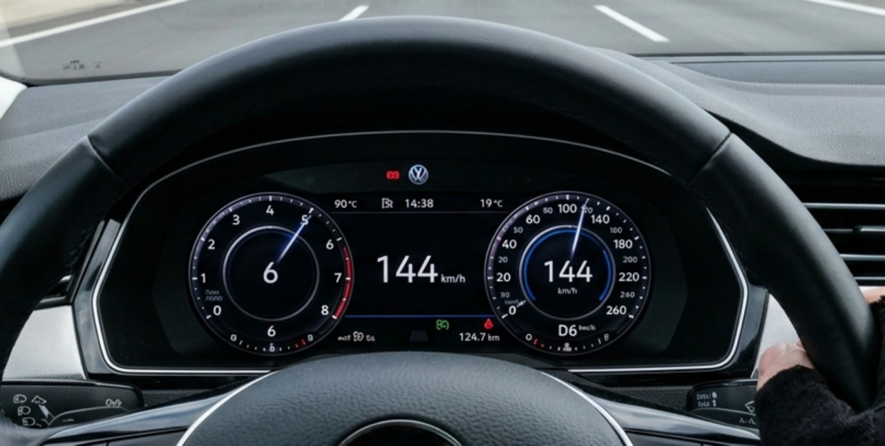 144 km/h w centrum Mielca! Młody kierowca ukarany