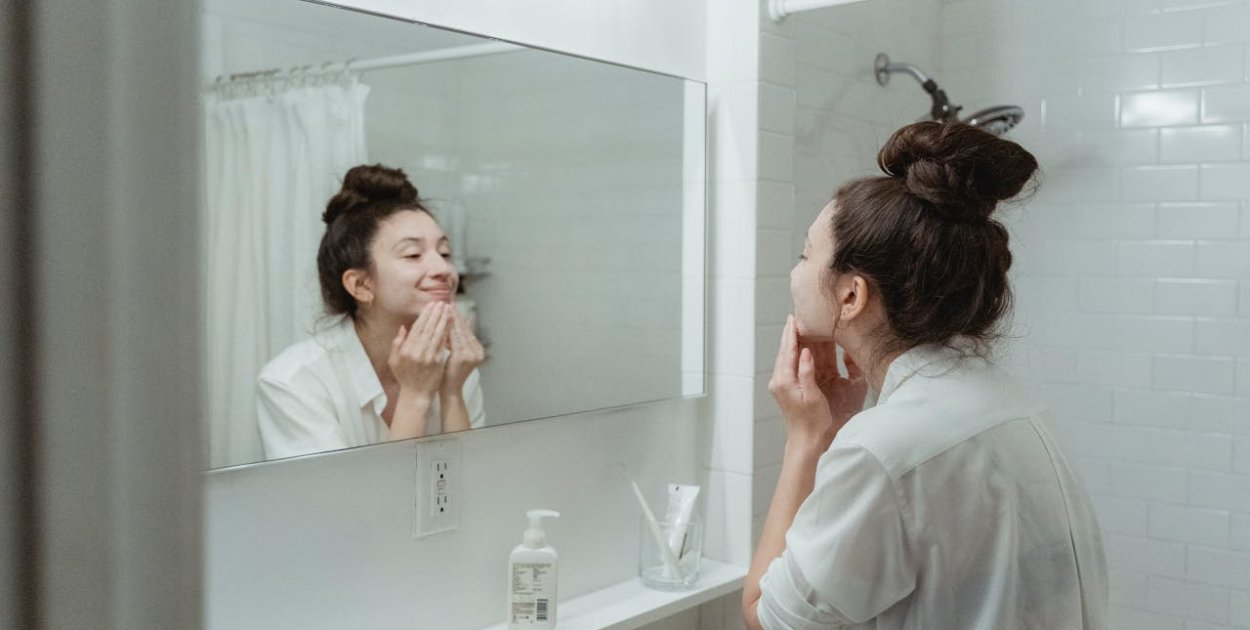 Płyn micelarny, olejek czy masło – czym najlepiej zmywać makijaż?