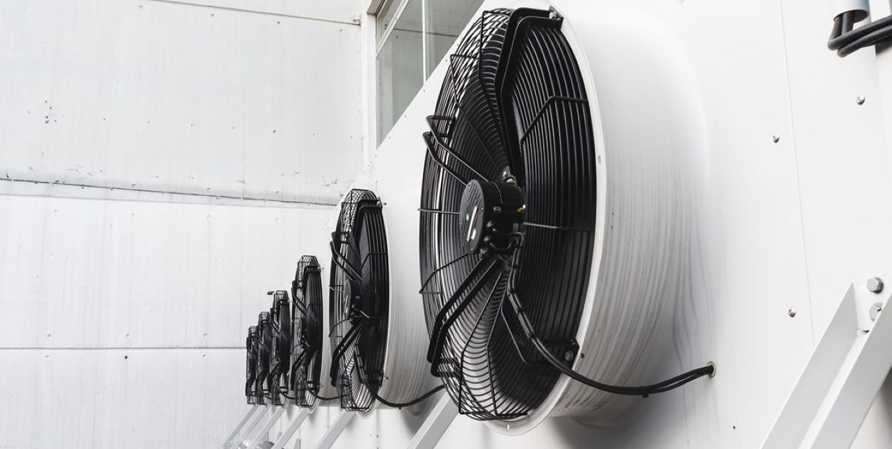 Montaż klimatyzatorów jako praktyczna ścieżka do zawodu z przyszłością