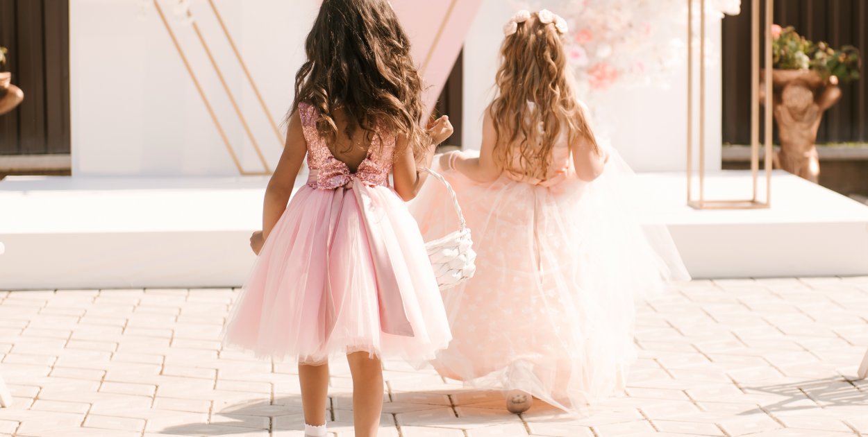 Jak dobrać sukienkę dla dziewczynki do wieku i okazji?