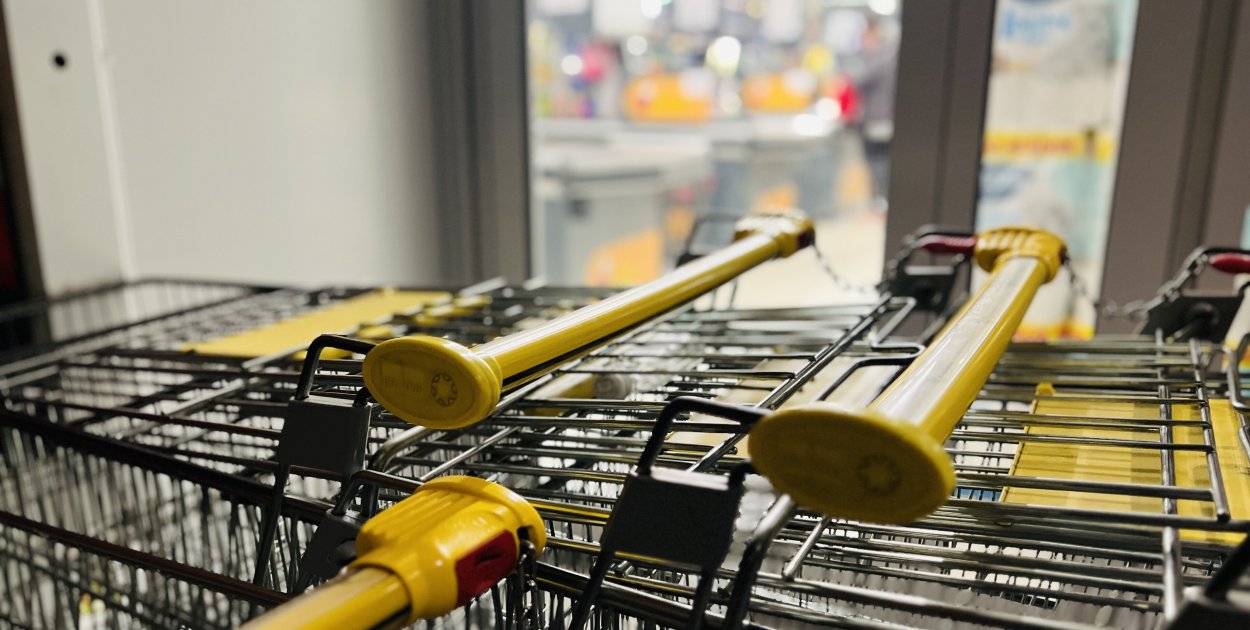 Do której sklepy w Wielką Sobotę? Tak pracują Biedronka, Lidl, Dino...