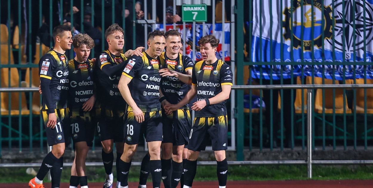 Pogoń Grodzisk Mazowiecki - FKS Stal Mielec. Są ważne trzy punkty