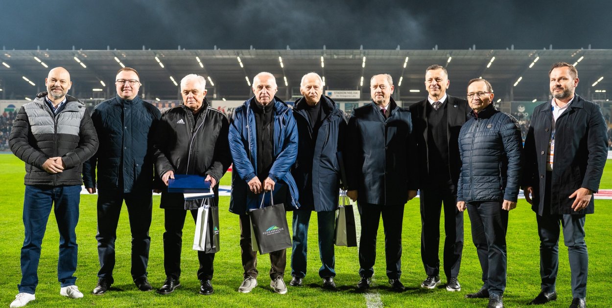 Wzruszający jubileusz 50-lecia mistrzostwa podczas derbów