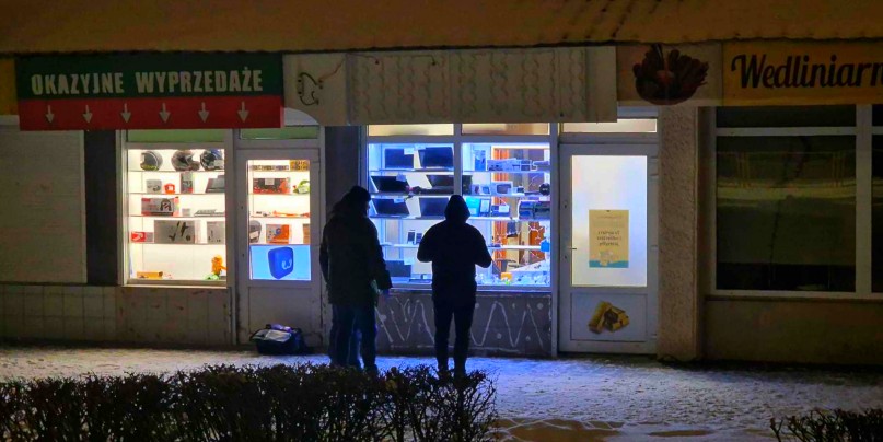 Włamanie do lombardu przy al. Niepodległości w Mielcu. Fot. hej.mielec.pl