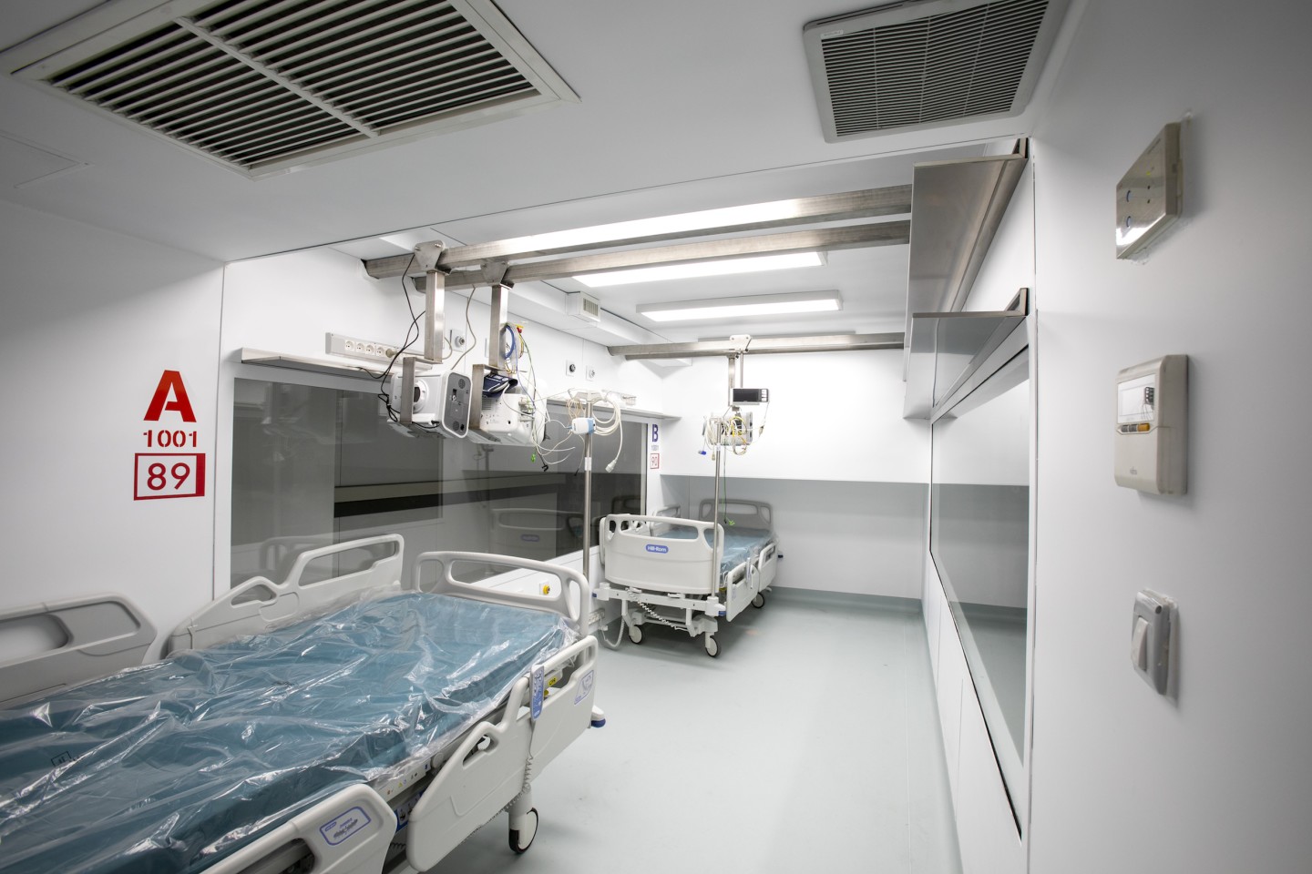 Zdjęcie ilustracyjne: przykład wnętrza kontenera szpitalnego systemu CURA